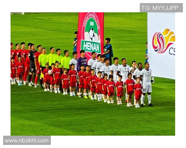 图库曼与萨米恩托的激烈对决揭示了足球的魅力与团队精神