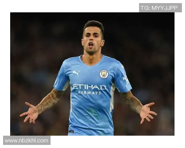 坎塞洛:从边后卫到全能战士的蜕变之路与足球哲学探讨 坎塞洛:从边后卫到全能战士的蜕变之路与足球哲学探讨