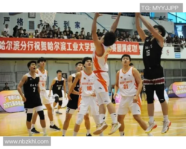 篮球明星在赛场上挥洒汗水的精彩瞬间与激情时刻回顾